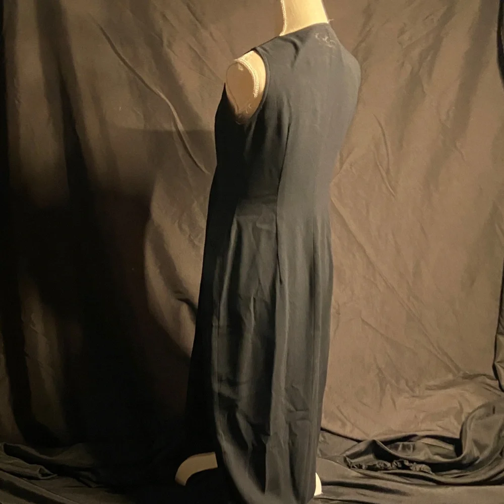 Elegant Black Wrap Midi Dress - Picture 6 of 11